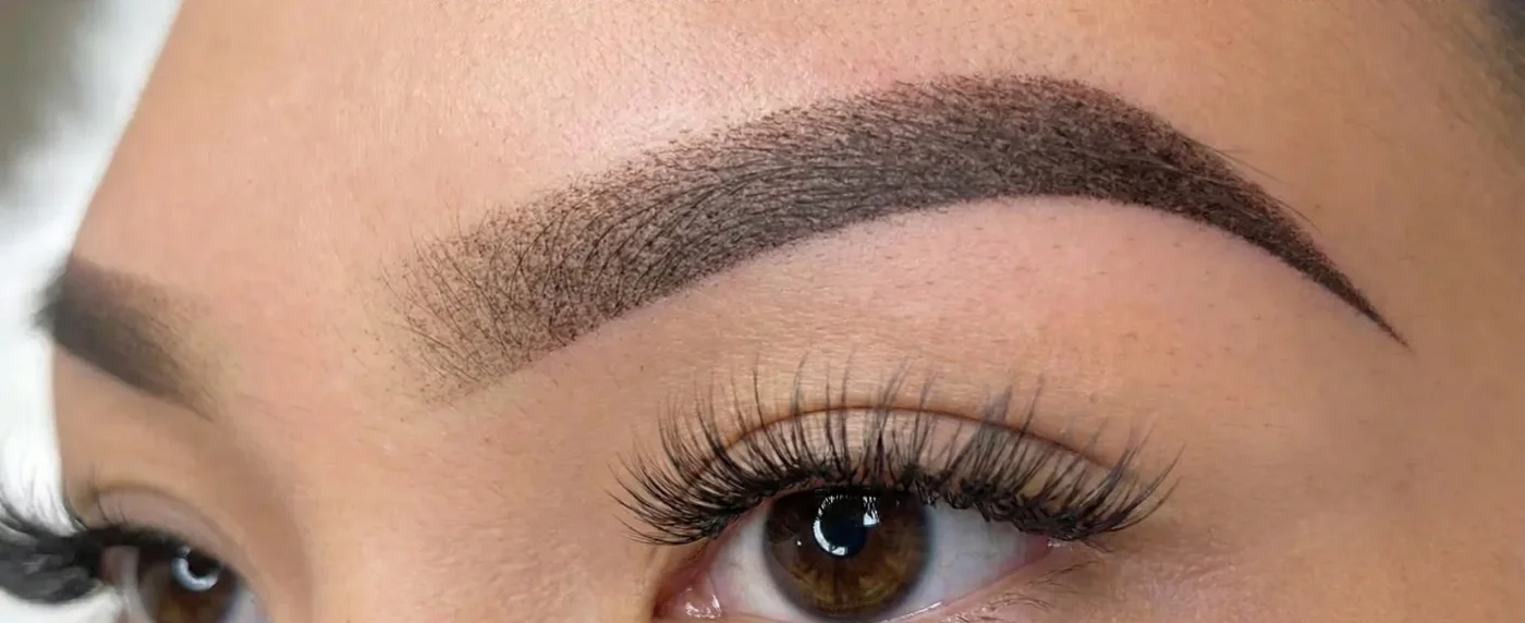 Ombré brow behandeling in detail